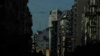 Edificio Cavanagh desde Santa F y Azcunaga.