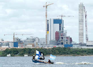 Modalidad de asedio via fluvial.